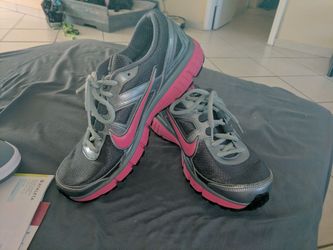 Women's Nike Sneakers size 11