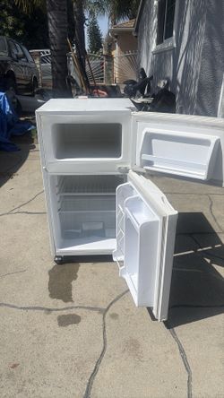 Igloo mini fridge
