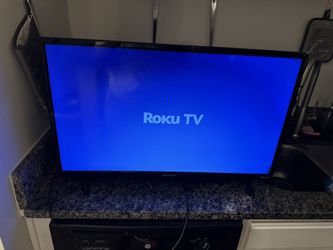 35' ROKU Kitchen Tv