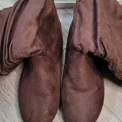 Brown Boots 👢 Size 8