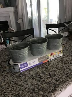 BETTER HOMES & GARDENS 4 PIECE GALVANIZED SERVE CADDY.