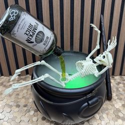 Brand New Halloween Decorations Indoor, Large Witches Cauldron Halloween Decor  SKU496