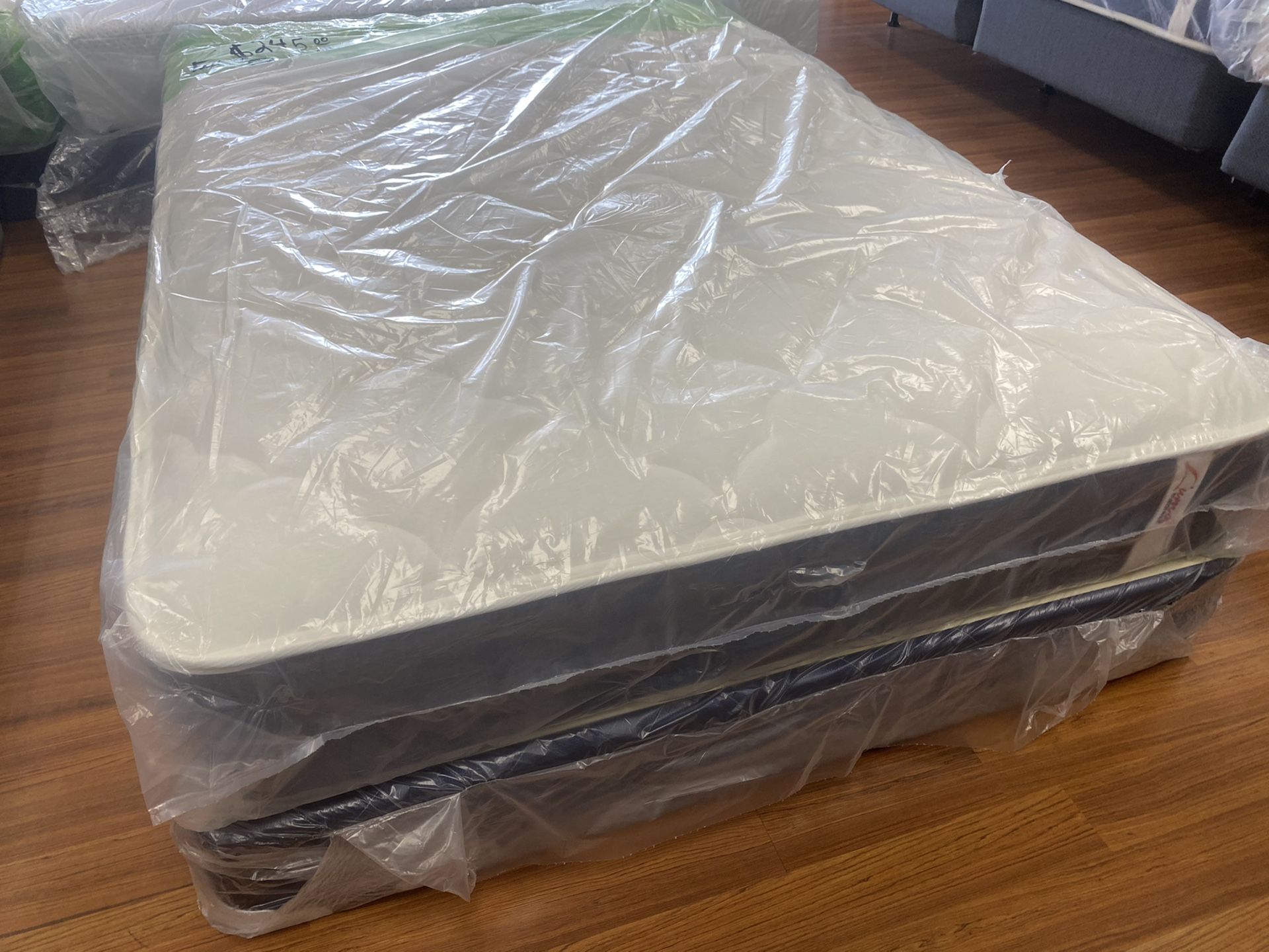 FULL SIZE MATTRESS SET