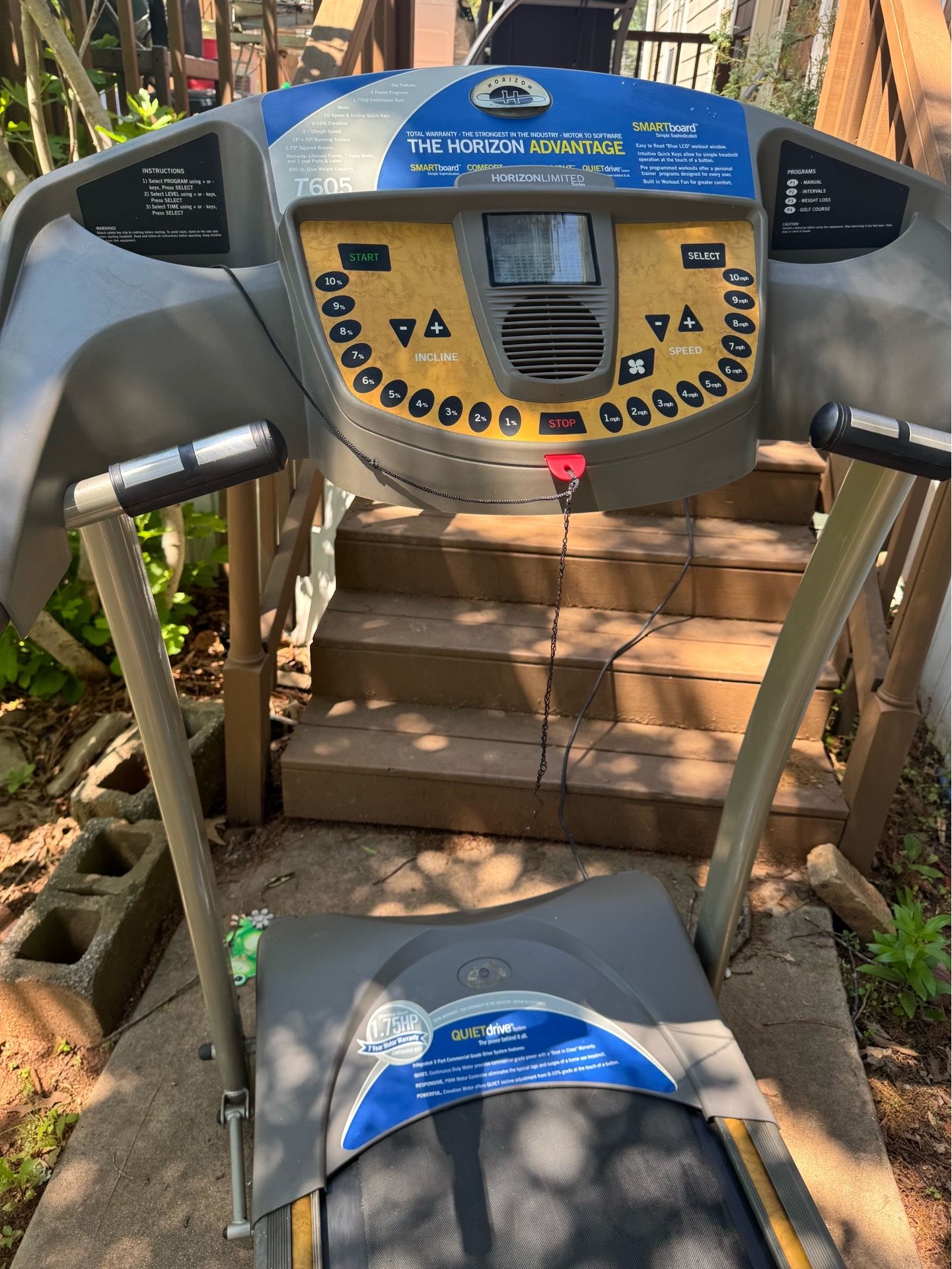 Treadmill horizont with incline and fan