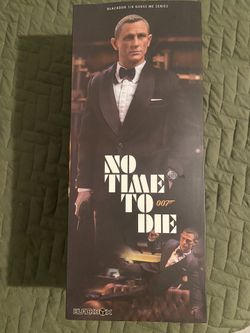 007 Realistic Figure