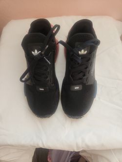 Big Kids Adidas NMD shoes Size 5.5