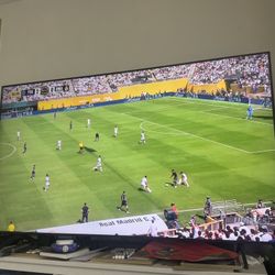 75" Crystal UHD Samsung 4K Smart TV