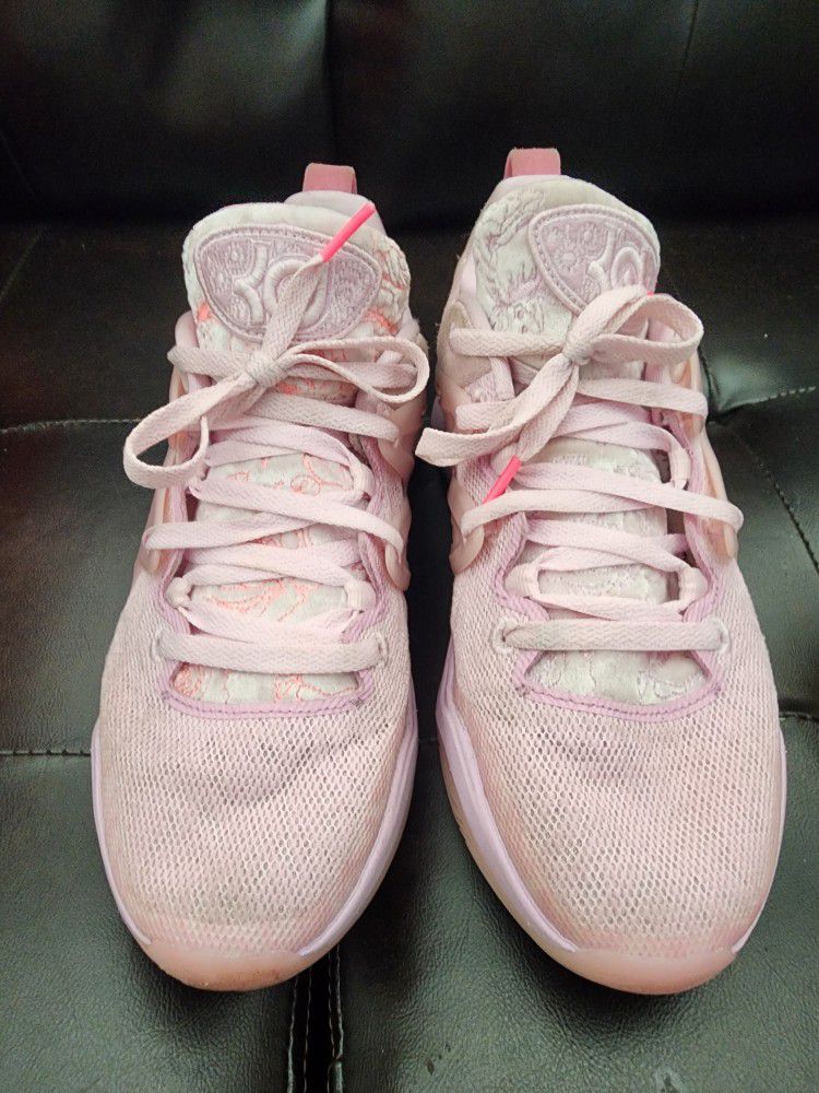 KD 15 Nrg "Aunt Pearl" (Size 9) Excellent Condition