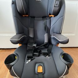 Chicco Myfit booster + Harness