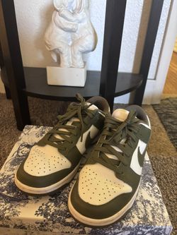 Women’s Nike Dunks