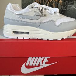 Air Max 1 Size 8.5 Womens Brand New 