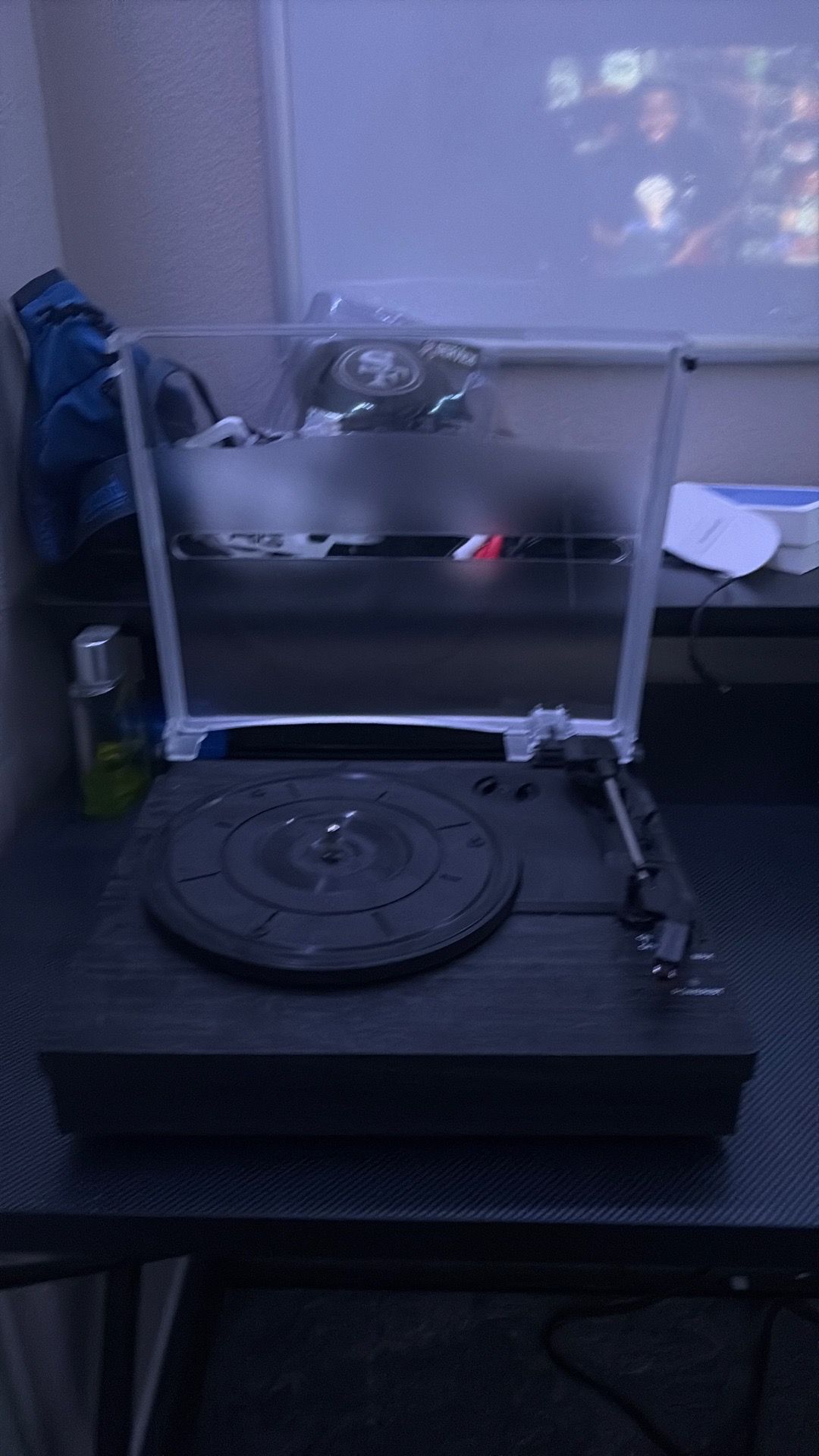Vinyl turntabe