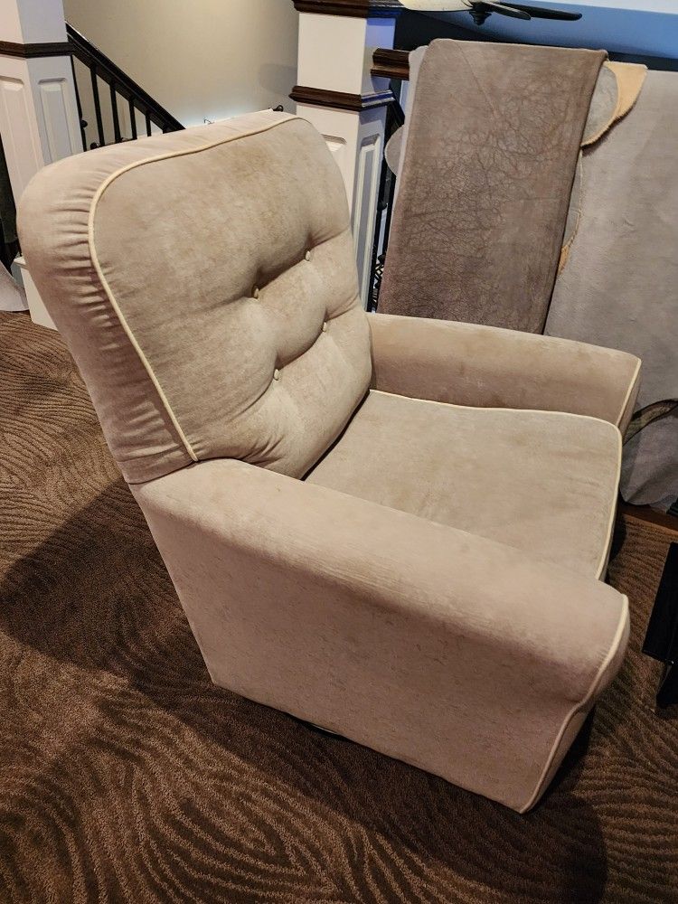 Maternity Rocking Chair