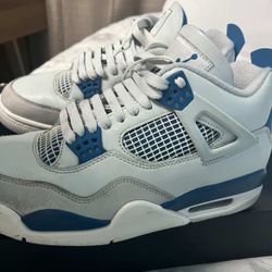 Jordan 4 Military Blue Size 9.5
