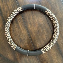 Steering wheel cover with Leopard Print with Diamond jewels