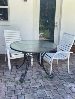 Table and 2 chairs