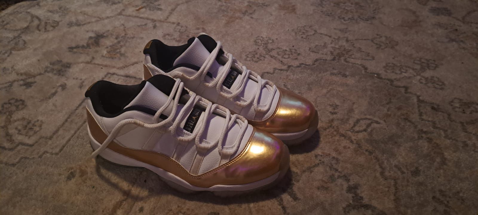 Air Jordan 11 Retro Low 'Closing Ceremony'
