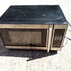 Microwave+Queen Size Mattress 30.00