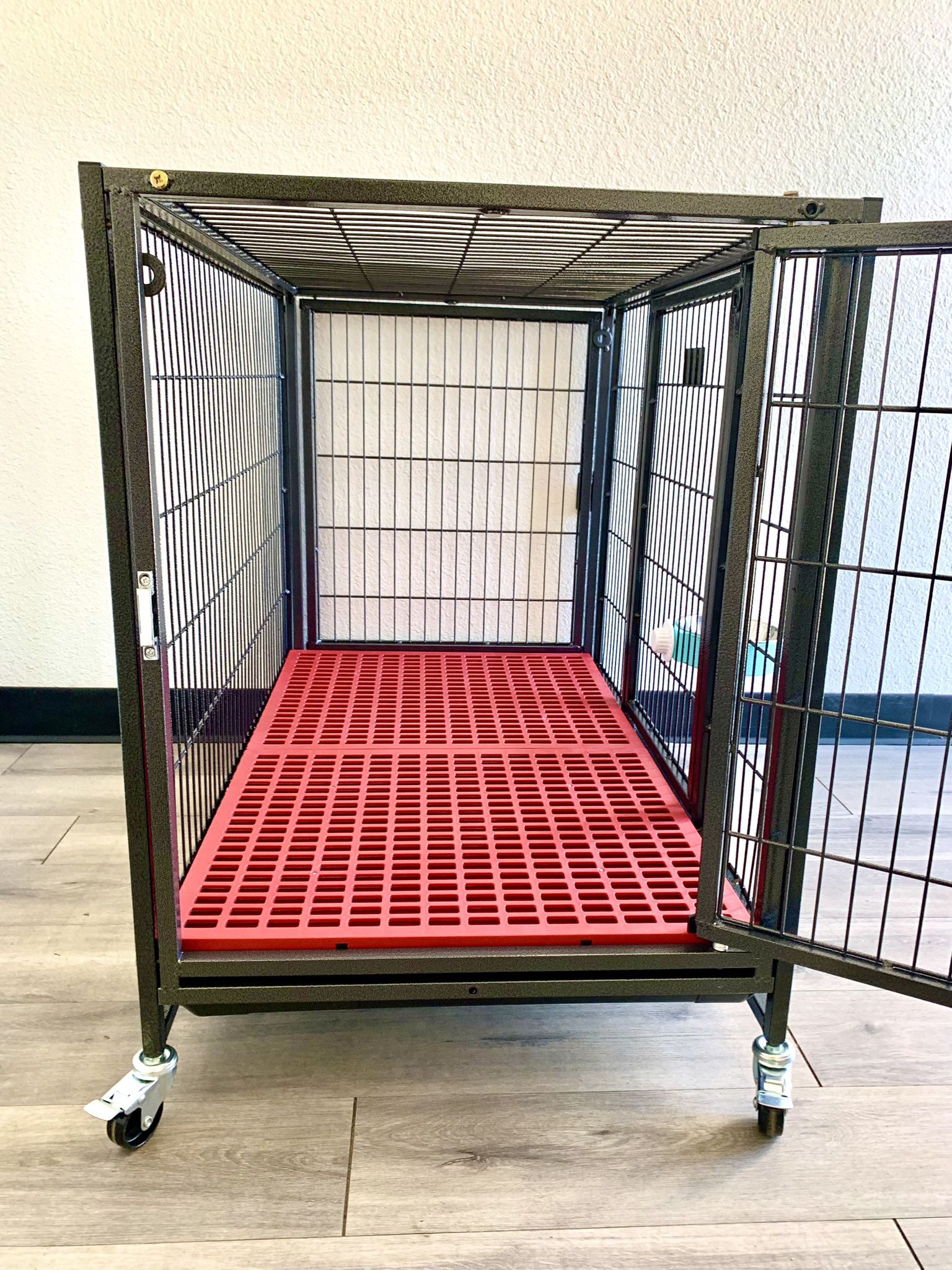 ✅New in Box 📦 HD Dog Pet Kennel Cage transporter 🐕🐶🐾❤️COMFY PLASTIC FLOOR❤️🐾☑️Dimensions: 37”L X 23”W X 30”H ☑️ Special Edition 🐶