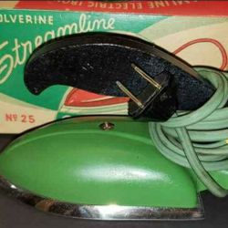 Vintage WOLVERINE Toys STREAMLINE Electric Iron Toy w/ Box