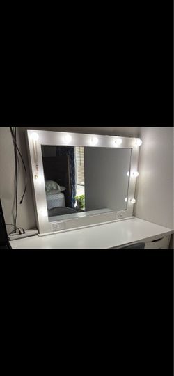 Vanity mirror