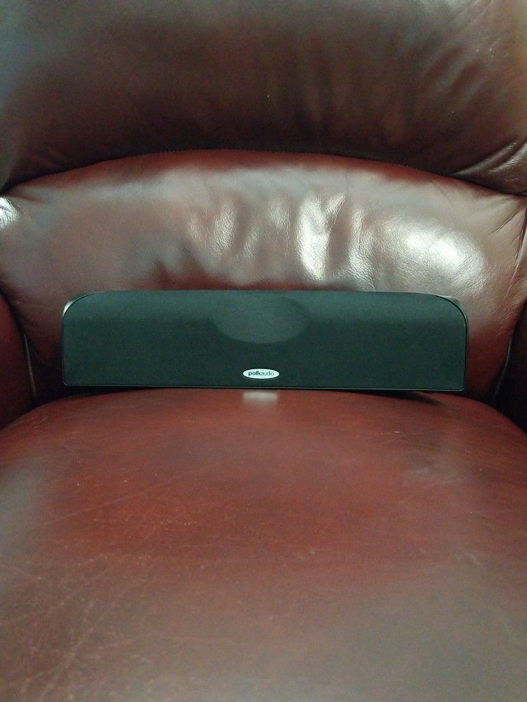 Speaker: Polk Audio Center Channel
