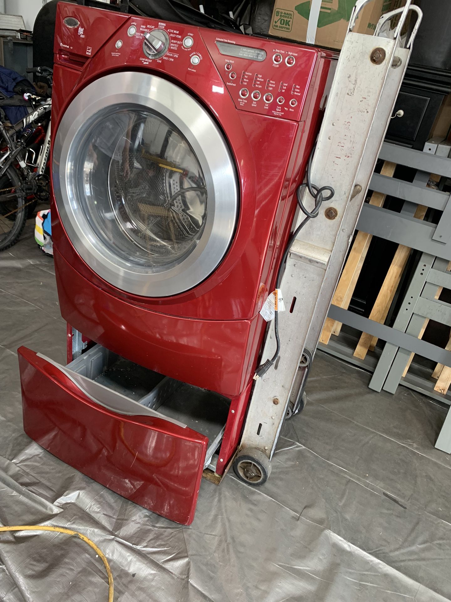 Storage Unit Sale A lot Of Items