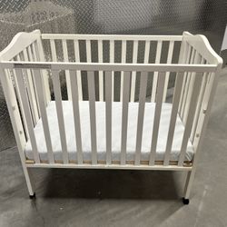 Baby crib 