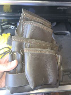 USED TOOLS POCKET BELTS.. HARDLY NEVER USED...CHECK OUT MY PAGE FOR MORE ✔️ ✅️..PICK UP IN BLOOMINGTON..