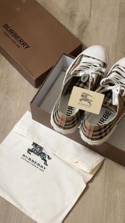 Burberry shoes size 10