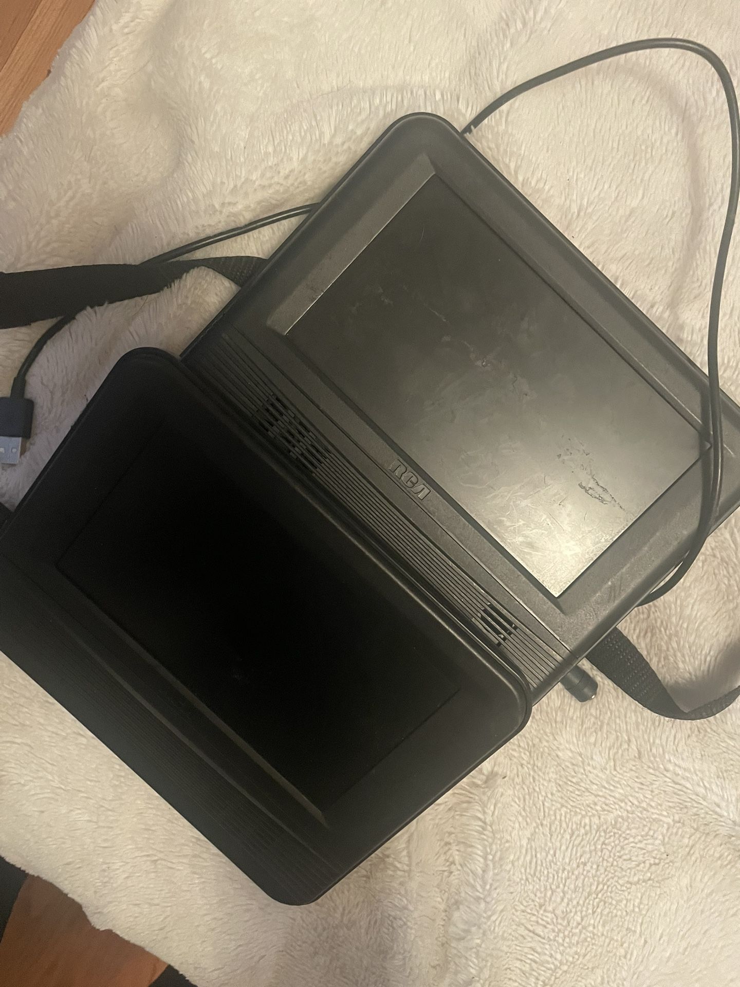 RCA dual Screen DVD player