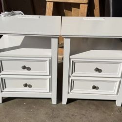 New assembled Nightstand Set of 2, White Night Stand with Charge Station, 20” Sofa End Table with Storage Shelf, Bed Side Table with USB Ports & Outle
