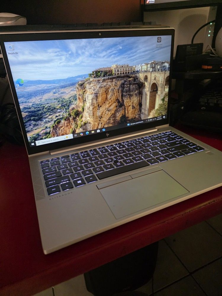 HP Elitbook G8 845
