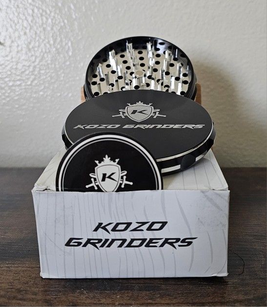 Kozo Spice Grinder (4in / Black)