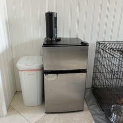 Mini Fridge 