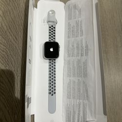 Apple Watch Series 6 Nike Edition
