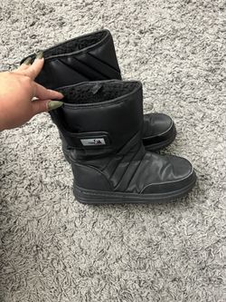 Boys Snow Boots Size 5 