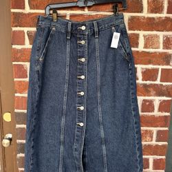 Brand new Old Navy High Rise Denim Skirt 