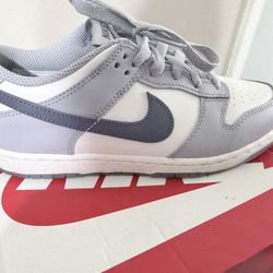 Dunks  Size 3y