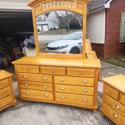 Wood 5pc  Bedroom Set