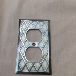 Electric outlet plate