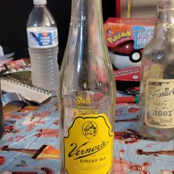 Vintage Soda Pop Bottle - Vernor’s Ginger Ale - Detroit, MI  8oz - ACL