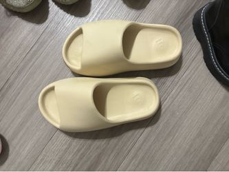Yeezys size 4Y