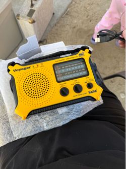 Emergency radio