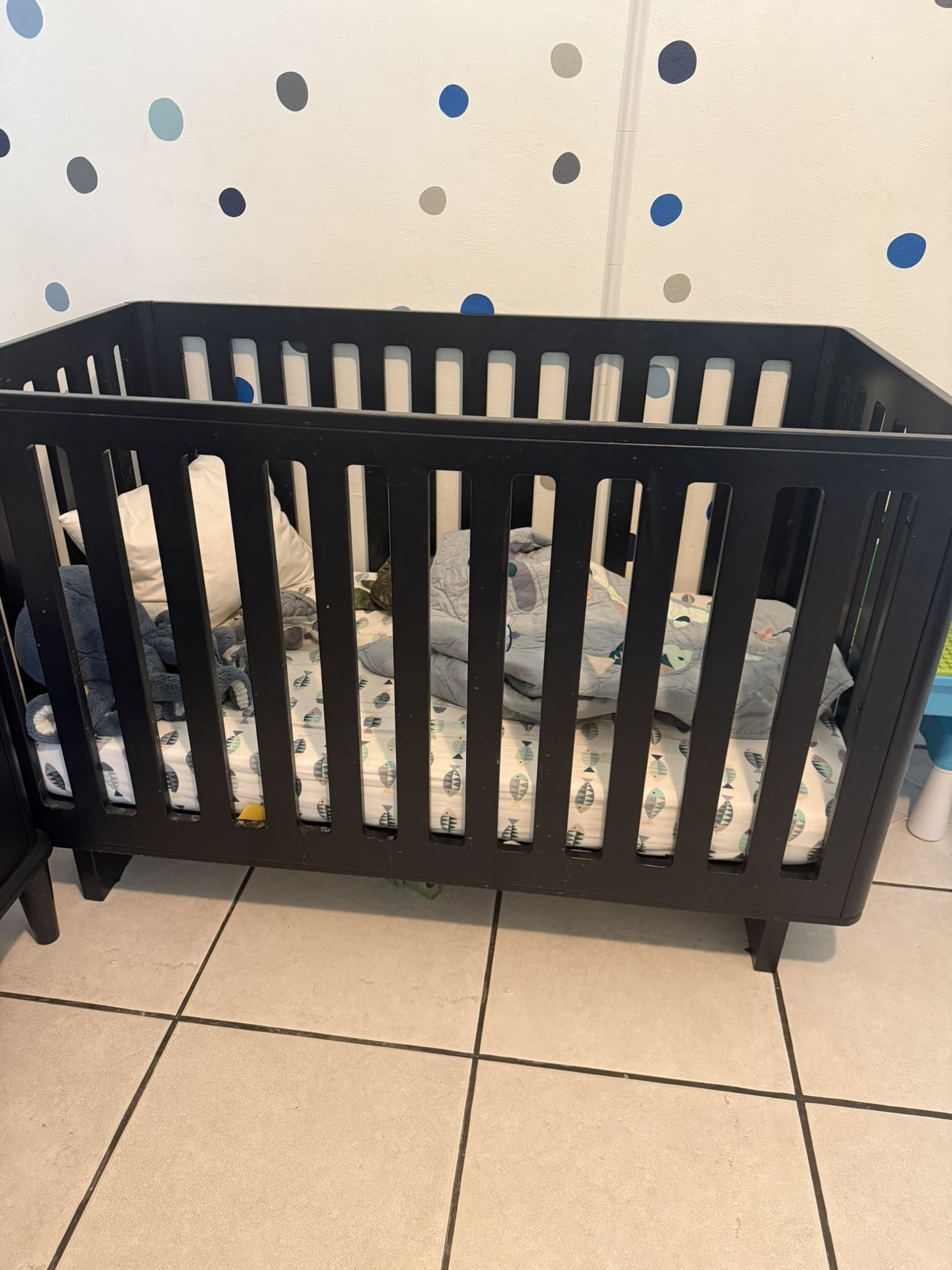 Limited edition Crate & Baby Sycamore Navy Crib