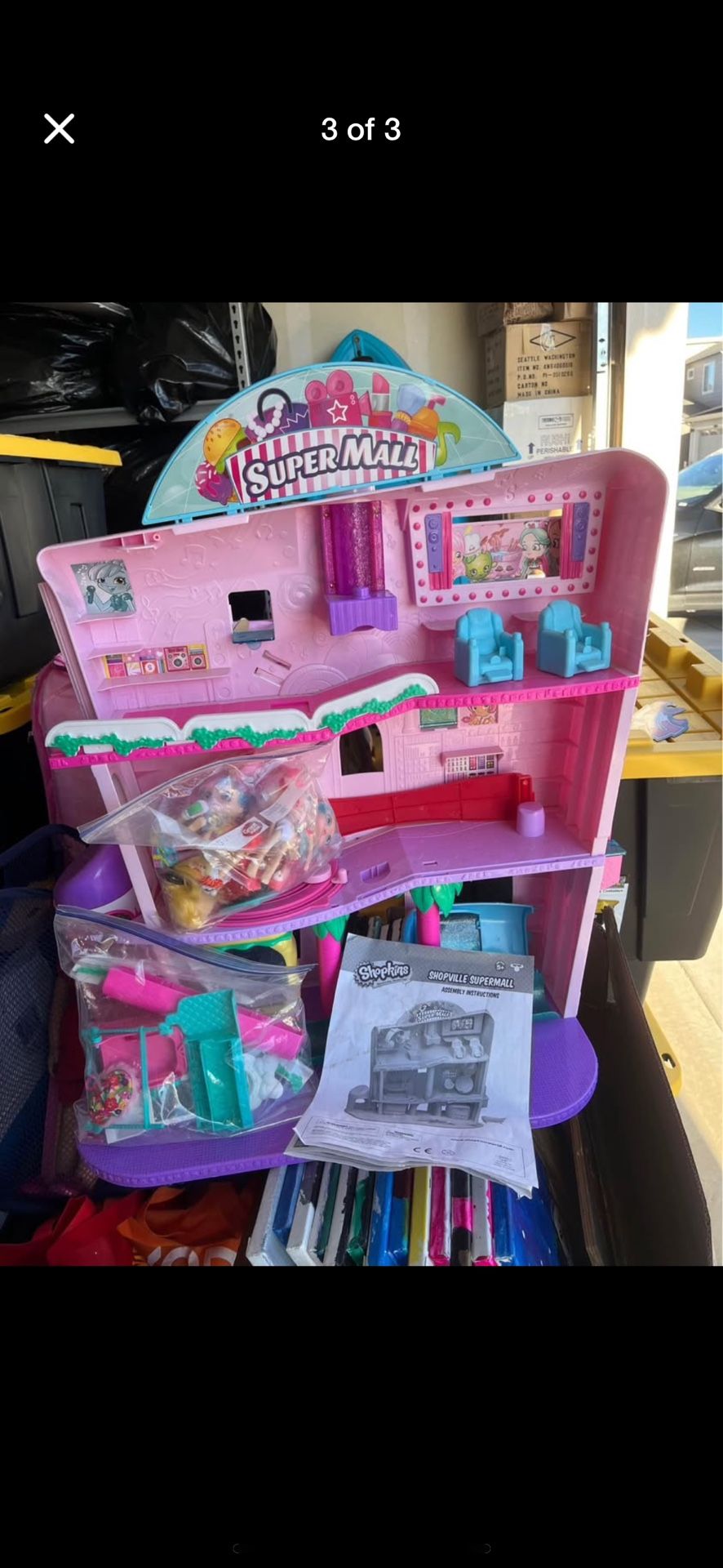 Shopkins super mall including Furniture and dolls