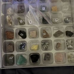 Advanced Rock And Mineral Kit 32 Different Rocks 