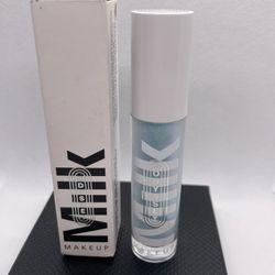 Milk Odyssey Lip Oil Shade Globetrot Shimmer 
