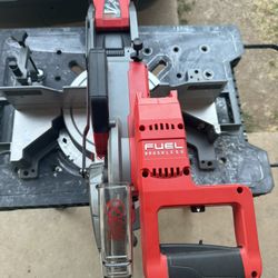 Milwaukee Miter Saw