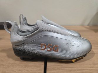DSG Kids Speed Viper Max Laceless Soccer Cleats-Size 1